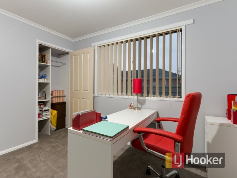 6 Kismet Close, Cranbourne West VIC 3977