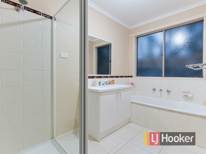 6 Kismet Close, Cranbourne West VIC 3977