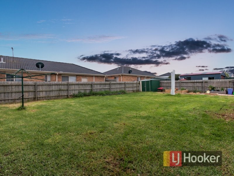 6 Kismet Close, Cranbourne West VIC 3977