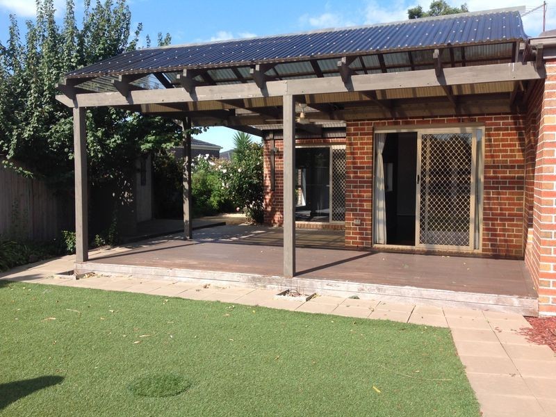 69 Melington Drive, Lyndhurst VIC 3975