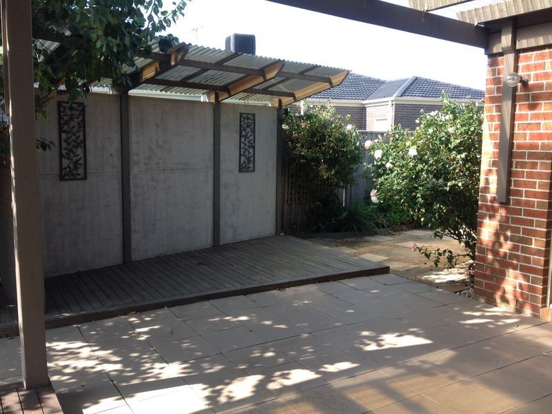 69 Melington Drive, Lyndhurst VIC 3975