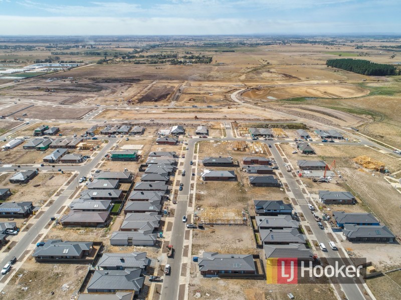 8 Galveston Road, Clyde VIC 3978