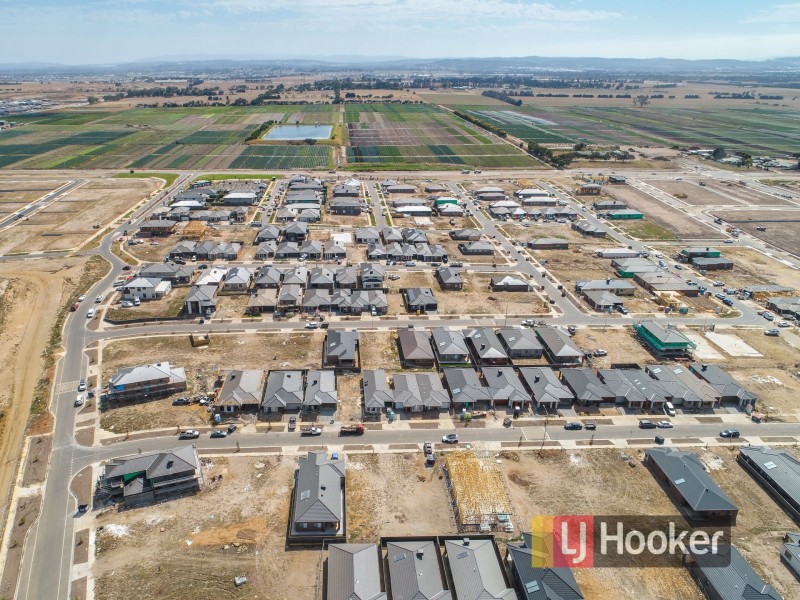 8 Galveston Road, Clyde VIC 3978