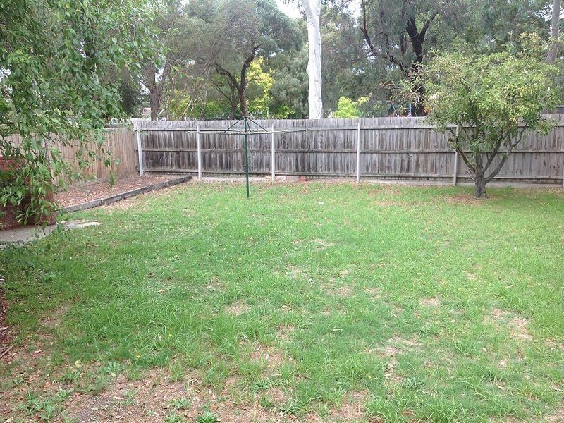 8 Dunbar Street, Cranbourne VIC 3977