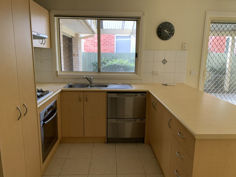 13 Cambridge Close, Cranbourne East VIC 3977