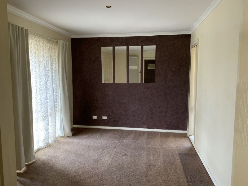 13 Cambridge Close, Cranbourne East VIC 3977