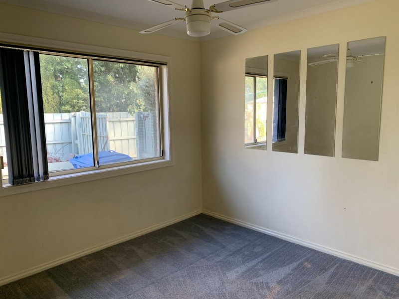 13 Cambridge Close, Cranbourne East VIC 3977
