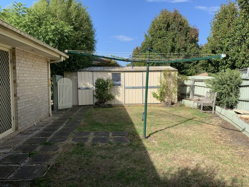 13 Cambridge Close, Cranbourne East VIC 3977