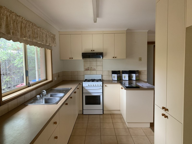 111 Gipps Crescent, Cranbourne VIC 3977