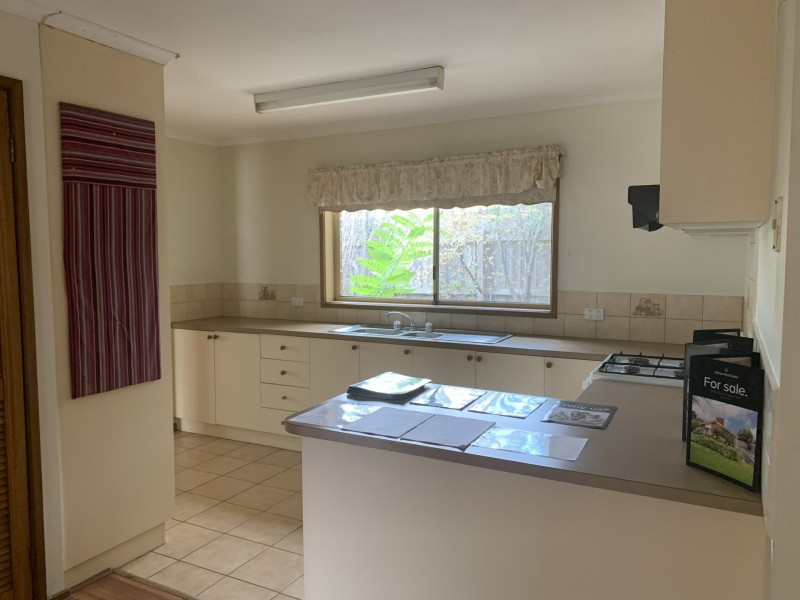 111 Gipps Crescent, Cranbourne VIC 3977