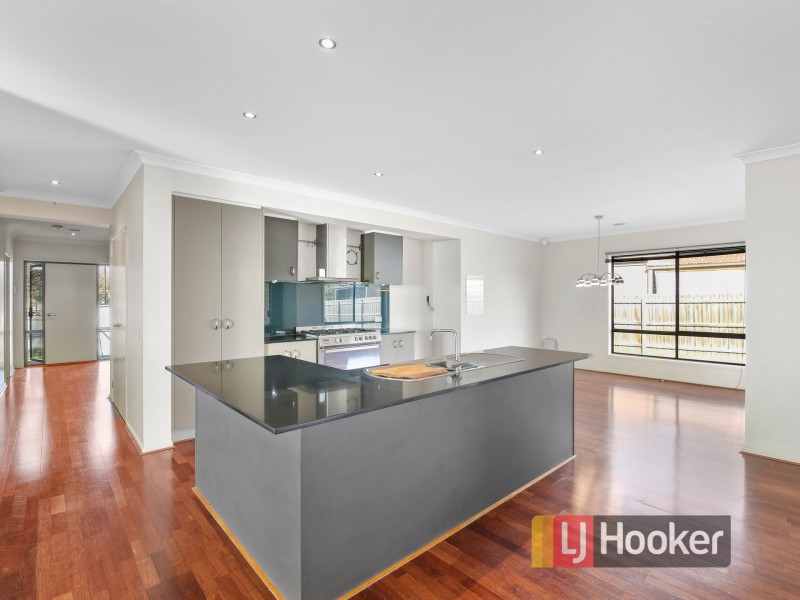 16 Hector Drive, Cranbourne VIC 3977