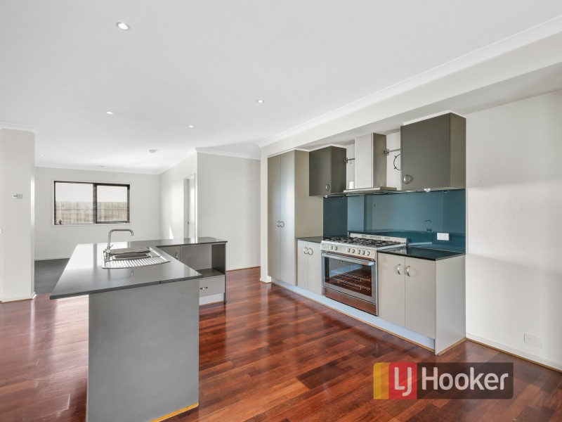 16 Hector Drive, Cranbourne VIC 3977