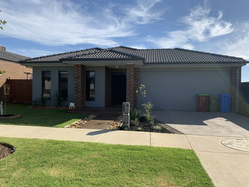 4 Caxton Close, Clyde VIC 3978