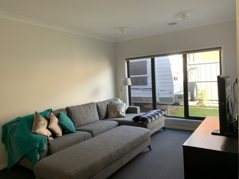 4 Caxton Close, Clyde VIC 3978