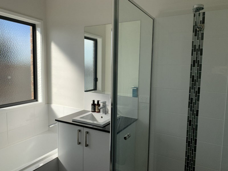 4 Caxton Close, Clyde VIC 3978