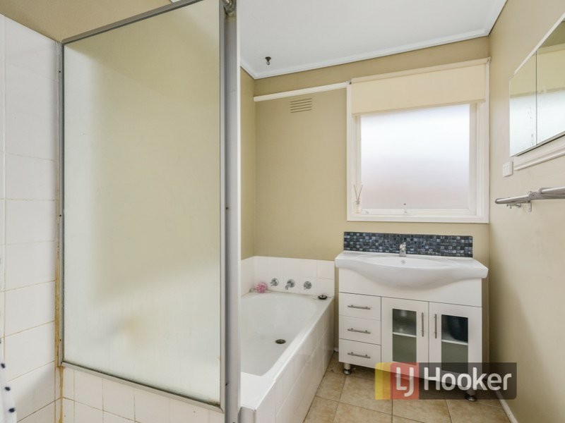 12 Campbell Parade, Cranbourne VIC 3977