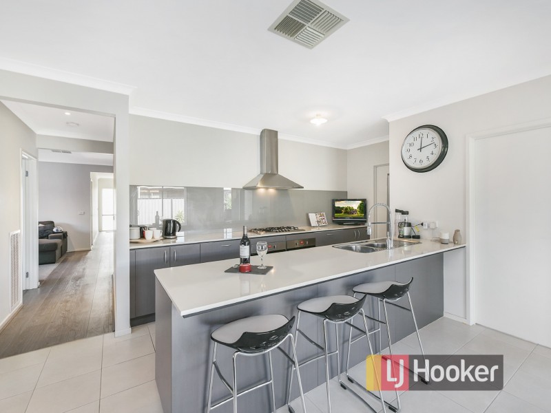 3 Haflinger Avenue, Clyde North VIC 3978