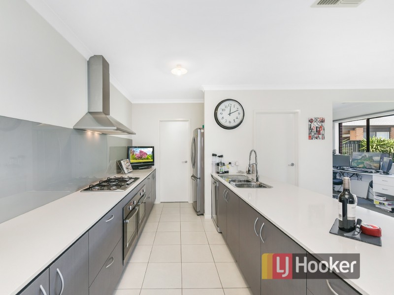 3 Haflinger Avenue, Clyde North VIC 3978