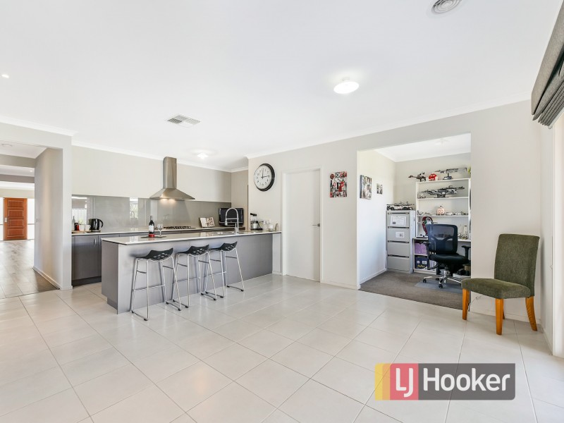 3 Haflinger Avenue, Clyde North VIC 3978