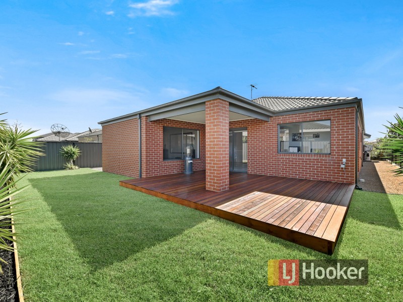 3 Haflinger Avenue, Clyde North VIC 3978