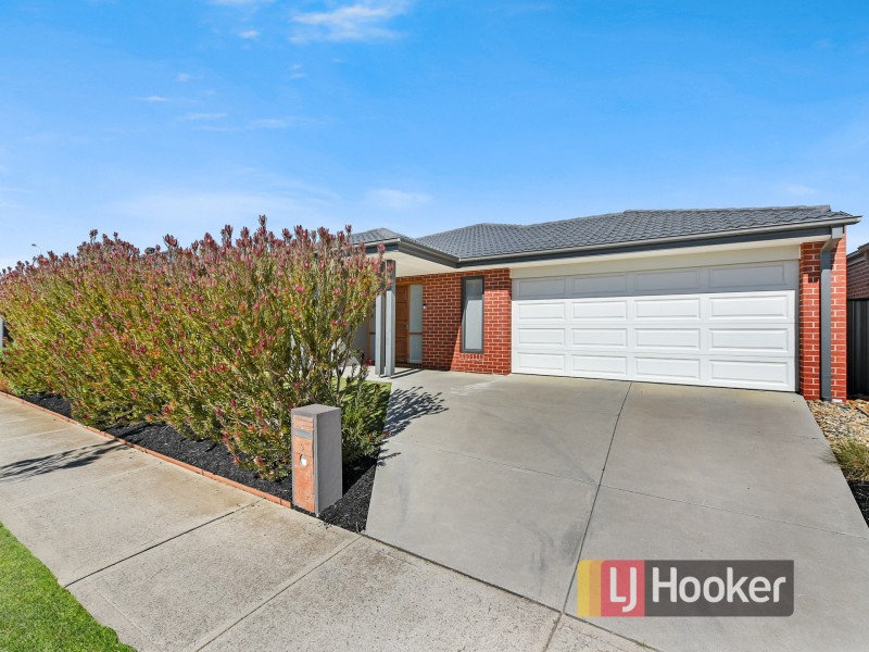3 Haflinger Avenue, Clyde North VIC 3978