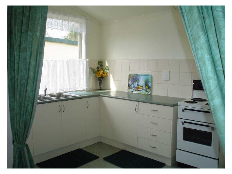 1/10 Olive Road, Devon Meadows VIC 3977