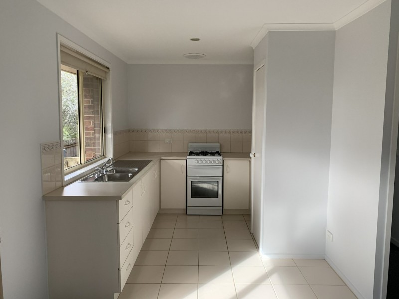 8/2 Allington Place, Langwarrin VIC 3910