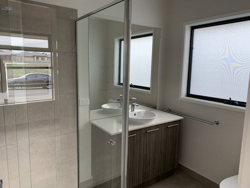 15 Landsdowne Avenue, Clyde North VIC 3978