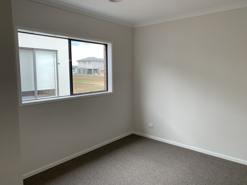 15 Landsdowne Avenue, Clyde North VIC 3978