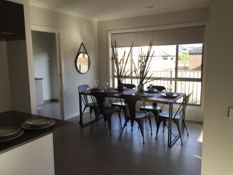 49 Hayton Park Blvd, Cranbourne West VIC 3977