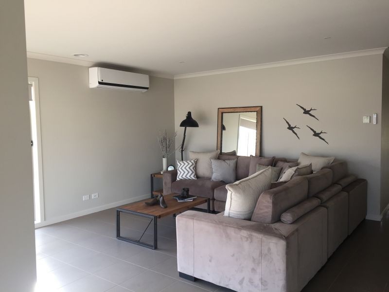 49 Hayton Park Blvd, Cranbourne West VIC 3977