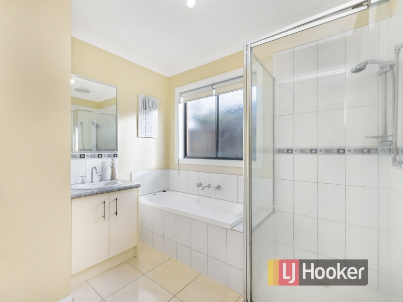 90 Majestic Boulevard, Cranbourne VIC 3977