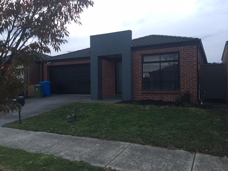 17 Greenaway Terrace, Cranbourne East VIC 3977
