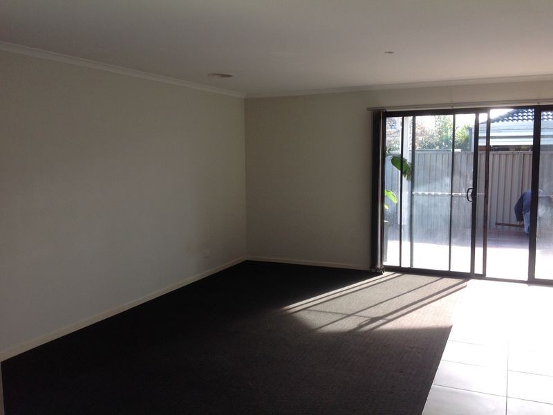 17 Greenaway Terrace, Cranbourne East VIC 3977