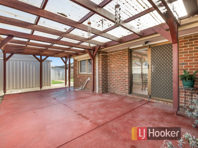 23 Lansell Drive, Cranbourne North VIC 3977