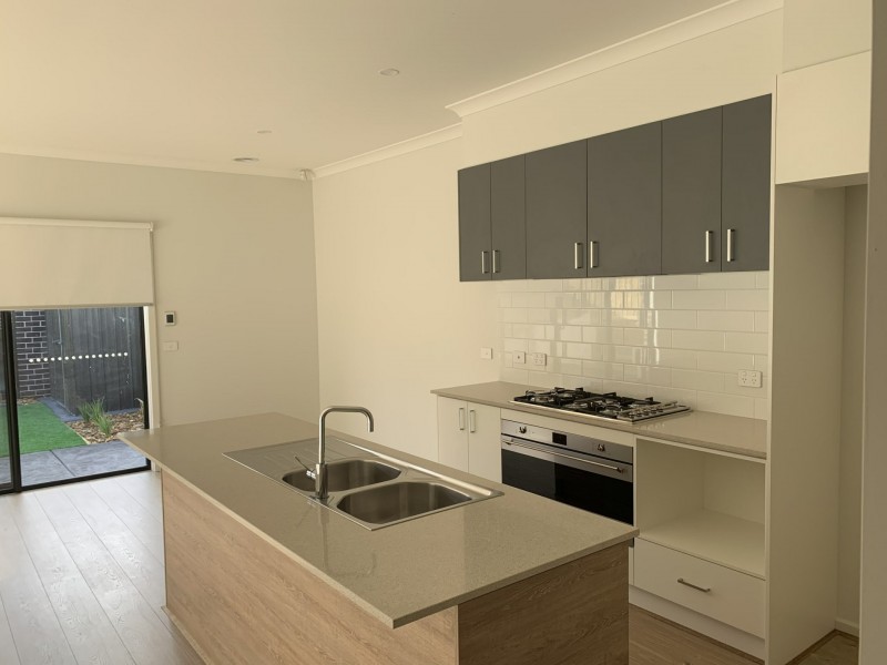 5 Trafalgar Walk, Keysborough VIC 3173
