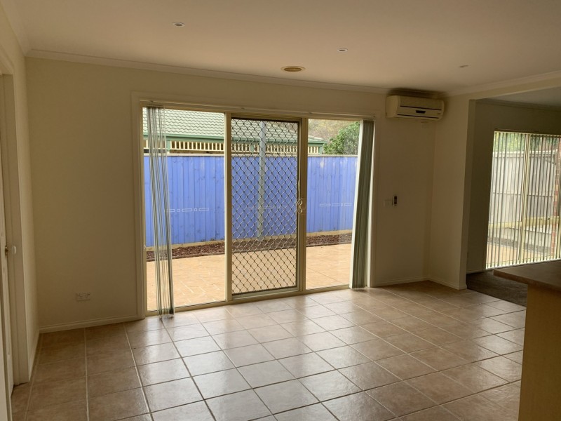 1/120 Bemersyde Drive, Berwick VIC 3806