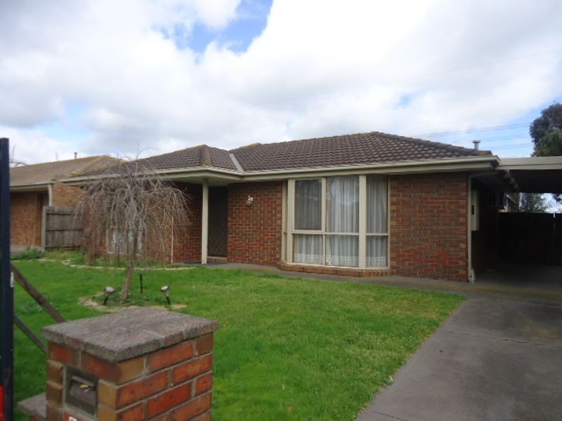 69 Gipps Crecent, Cranbourne VIC 3977