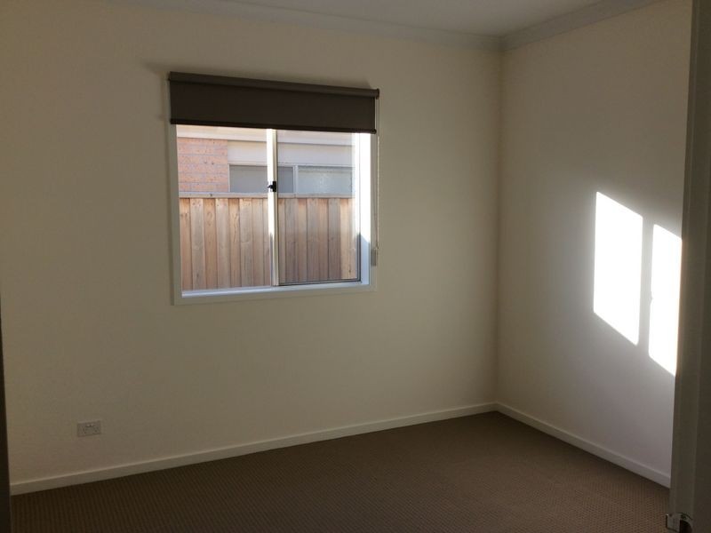 13 Valencia Circuit, Cranbourne VIC 3977