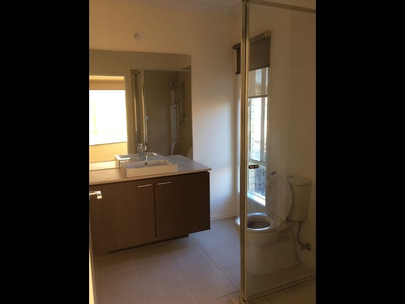 13 Valencia Circuit, Cranbourne VIC 3977