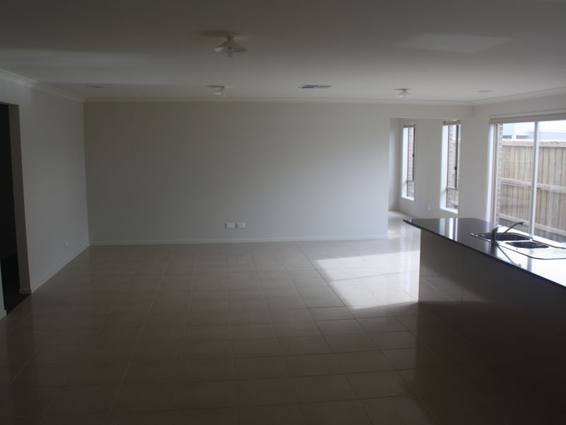 65 Adrian Street, Cranbourne East VIC 3977