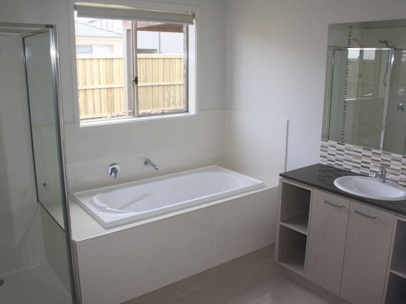 65 Adrian Street, Cranbourne East VIC 3977