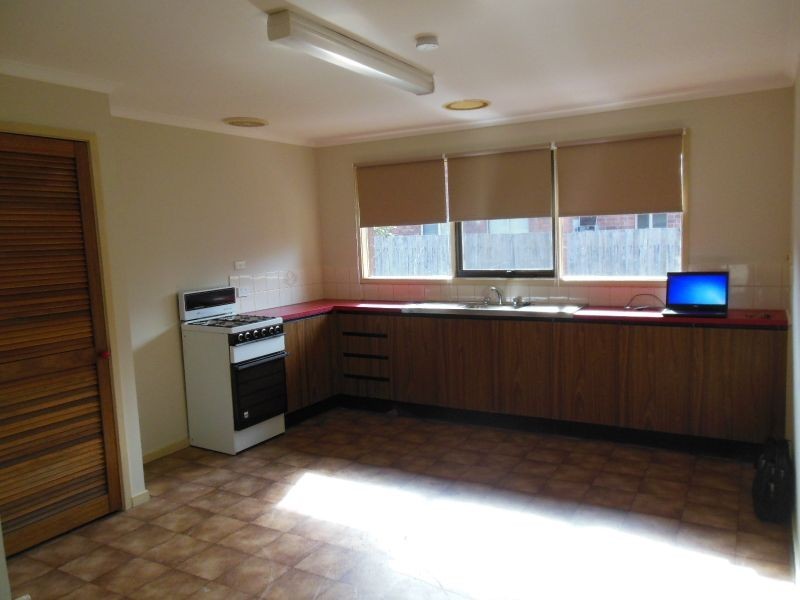 2/3 Tucker Street, Cranbourne VIC 3977