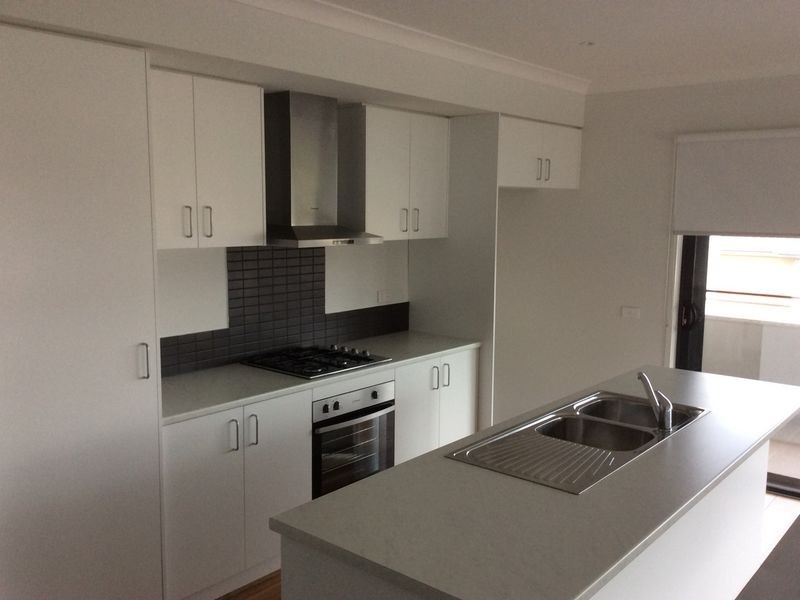 2 Timble way, Clyde North VIC 3978