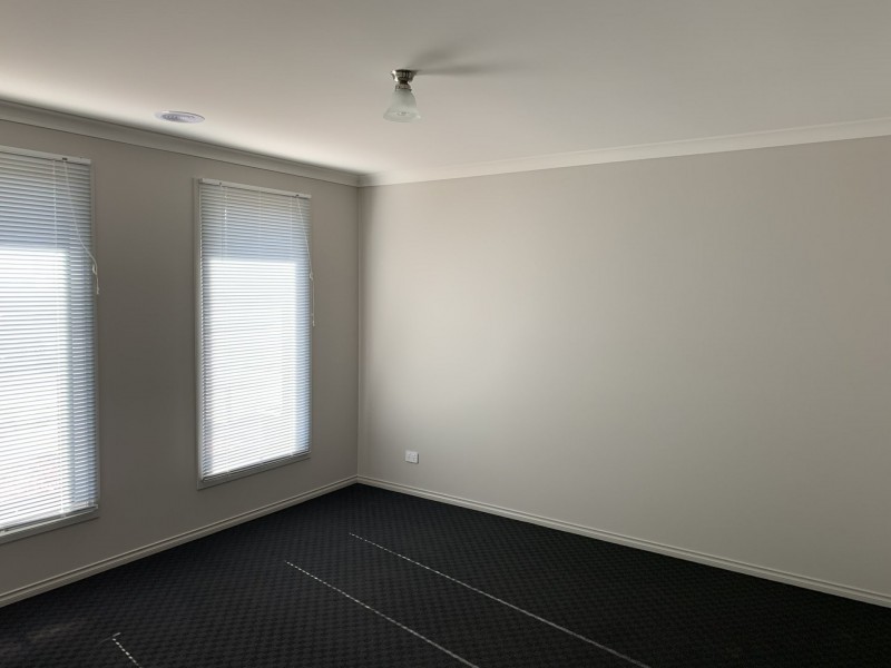 6 Sark Street, Clyde North VIC 3978