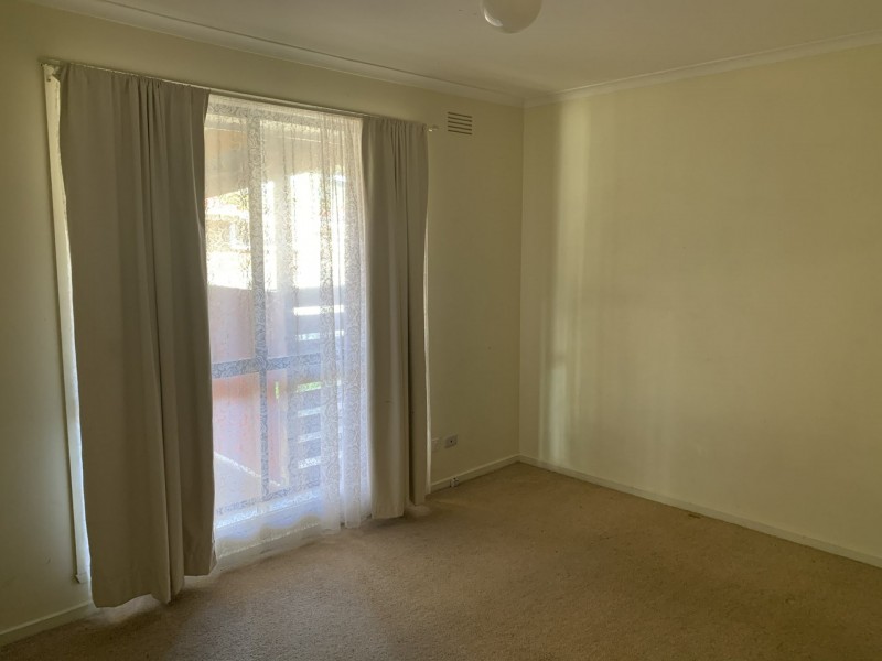 18 Cranbourne Drive, Cranbourne VIC 3977