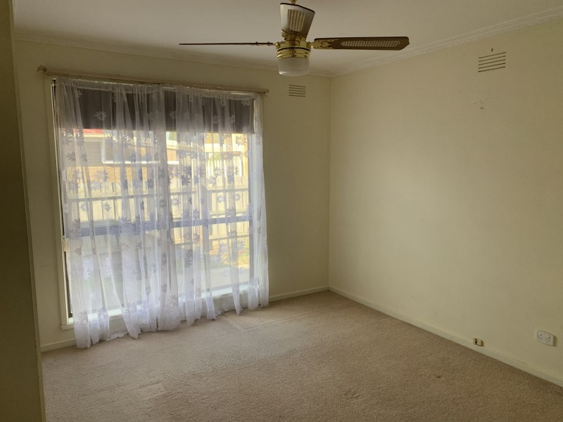 18 Cranbourne Drive, Cranbourne VIC 3977