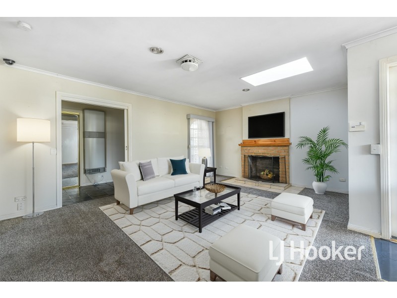 6 Bruce Street, Cranbourne VIC 3977