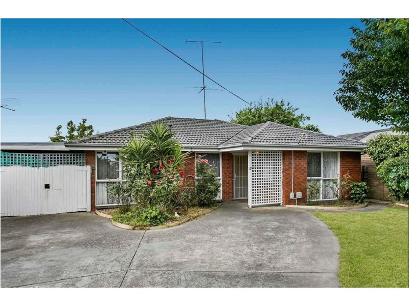 17 Roma Avenue, Cranbourne VIC 3977