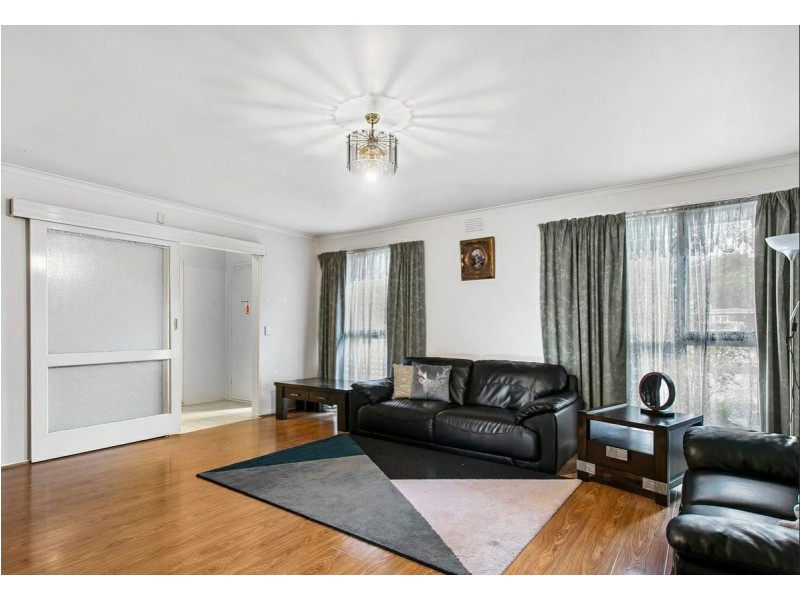 17 Roma Avenue, Cranbourne VIC 3977